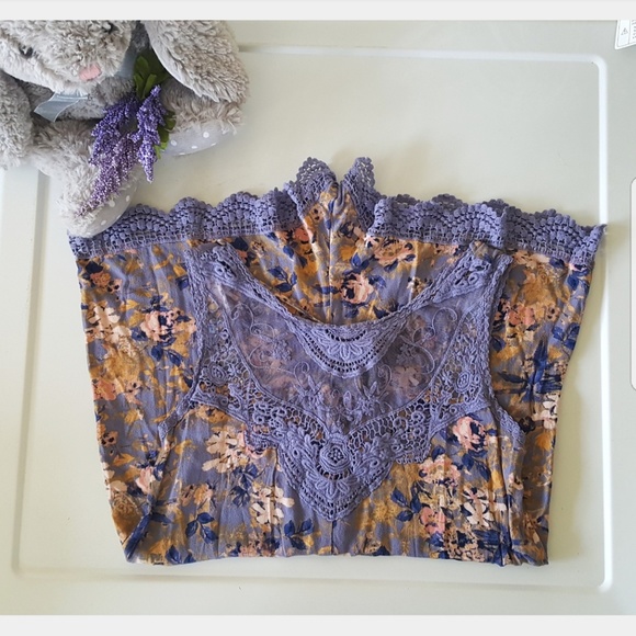 Lace Floral Romper - Picture 3 of 5